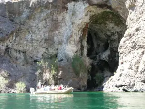 Hoover Dam rafting tour from Las Vegas